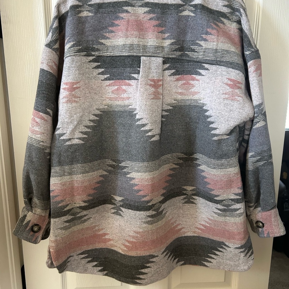 Shacket - Picture 2 of 4